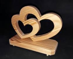 Holzdekoration Doppelherz Larche Geolt Zur Hochzeit Verlobung Valentinstag Hohe Ca Mit Bildern Geschenke Aus Holz Holzschnitzmuster Laubsage Vorlagen Weihnachten