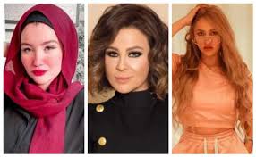 تواصل نجمة التوك توك المصرية مودة الأدهم قضاء فترة السجن الاحتياطي بسجن النساء بالقناطر على خلفية اتهامها بالاعتداء على مبادئ وقيم أسرية في المجتمع المصري، وإنشائها وإدارتها واستخدامها مواقع وحسابات خاصة عبر تطبيقات التواصل الاجتماعي بشبكة. ÙƒØ§Ø±ÙˆÙ„ Ø³Ù…Ø§Ø­Ø© ØªØ³ØªÙ†ÙƒØ± Ø¥Ø¬Ø±Ø§Ø¡ ÙƒØ´Ù Ø§Ù„Ø¹Ø°Ø±ÙŠØ© Ø¹Ù„Ù‰ Ø­Ù†ÙŠÙ† Ø­Ø³Ø§Ù… ÙˆÙ…ÙˆØ¯Ø© Ø§Ù„Ø£Ø¯Ù‡Ù… Ø®Ø¨Ø± ÙÙŠ Ø§Ù„ÙÙ†
