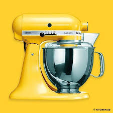 Un Appareil Menager Kitchenaid Artisan Stand Mixer Kitchen Aid Kitchenaid Artisan Mixer