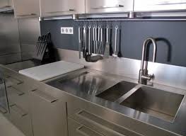 Installation rapide de la cuisine équipée. Cuisine Inox Sur Mesure Evier Mobilier Table Credence Plan De Travail