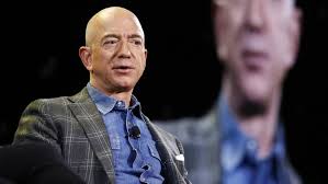 He runs it as ceo and owns an 11.1% stake. Jeff Bezos Jadi Orang Pertama Yang Punya Harta Di Atas Rp 2 900 T