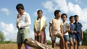 Mungkin anda sudah pernah melihat film laskar pelangi dan anda ingin mencoba berlibur di tempat film itu dibuat dan inilah 8 lokasi wisata di negeri laskar pelangi. Nasib 8 Pemain Laskar Pelangi Tak Semua Mujur Ada Yang Meninggal Dunia Tragis Di Kamar Kos Surya