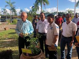 Difusi inovasi pendidikan secara umum inovasi dimaknai sebagai penyebarluaskan dari gagasan inovasi tersebut melalui proses komunikasi. Majlis Ramah Mesra Yb Menteri Pelajaran Dan Inovasi Negeri Sabah Bersama Persatuan Ibu Bapa Dan Guru Pibg Dan Warga Smk Membakut Ii Kementerian Sains Teknologi Dan Inovasi Sabah