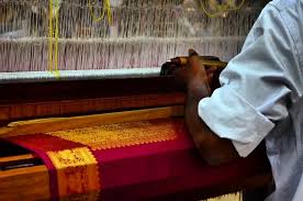 বেনারসি শাড়ির ইতিহাস: অপূর্ব নকশা আর রাজকীয় ঐতিহ্যের গল্প