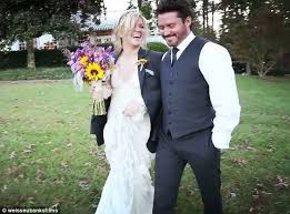 — kelly clarkson (@kelly_clarkson) october 21, 2013. Kelly Clarkson Borrows Brandon Blackstock S Jacket As The Sun Sets On Pair S Stunning Wedding Day Daily Mail Online