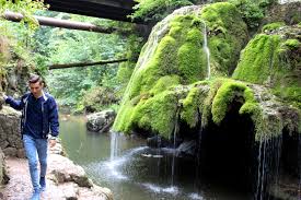 Cascada bigăr se află la jumătatea distanţei dintre polul nord şi ecuator, chiar pe paralela 45 nord. De Ce Am Revenit La Cascada BigÄƒr Vacantele Lui Mircea