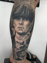 Salve, ho realizzato questo tatuaggio sul mio cliente di San Nicola, il  santo patrono di Bari, a cui i baresi sono molto legati indipendentemente  se credenti o meno, fa parte della tradizione,