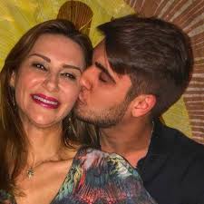 Filho de bancária diz que Dr. Bumbum levou mãe para “matadouro” e brigará  por lei com nome da vítima :: Notícias de MT