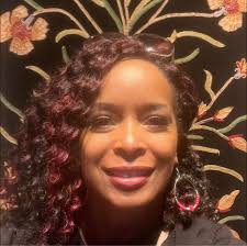 Let's play a little word game! 🌹✨ Choose 3 words that best describe Rose  Touch. Comment below!