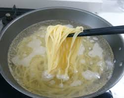 水漬けパスタはレンジでも！「まずいなんて言わせない」おいしい作り方