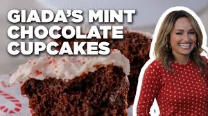 And instead of a caramel layer, it's got. Giada De Laurentiis Double Chocolate Mint Cupcakes Giada S Holiday Handbook Food Network Youtube