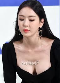 Lee during at the casting conference in february 2019. í¬í†  ì´ë‹¤í¬ ê³¼ê°í•œ ì˜ìƒ ë§¤ì¼ê²½ì œ