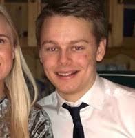 »jeg har aldrig delt nogle billeder, så det ville give mening, hvis de havde været inde og hacke min telefon.« sådan lyder det fra. 6 Andreas Axelsen Profiles Linkedin