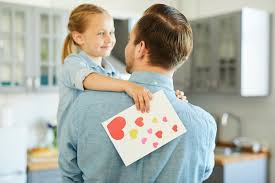 Oui une sélection unique qui va vous permettre de trouver le bon cadeau original pour papa, parfois un cadeau fête des pères pas cher. Fete Des Peres Idees Cadeaux Je Suis Une Maman