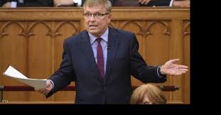 Matolcsy györgy alaposan beszólt varga mihálynak. Matolcsy Most Mar Nem Akar Uzletelni A Megszunt Heti Valasz Foszerkesztojenek Lanyaval Magyar Narancs