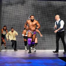 Muscle fitness locker room pose. Wwe Raw The Entire Wwe Raw Locker Room Became Unglued Facebook