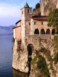 Owned by the same gambardella family for more than four generations, the santa caterina is a personal expression of amalfi style. Structurae En Hermitage Of Santa Caterina Del Sasso