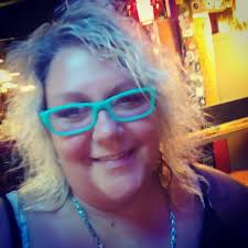 Are there laundromats in Lubbock, Texas that take quarters?