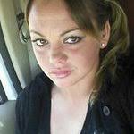 Laura Snapp's Instagram, Twitter & Facebook