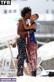 Top Willow Smith Shows Her Pokies As She Relaxes With Her Boyfriend On The  Beach In Miami (31 Photos) On Thothub