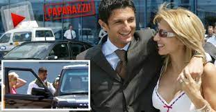 Acesta a preferat să o lase pe soţia ana să vorbească despre starea de sănătate a lui mircea lucescu. Video Paparazzi Sunt Bunici Dar Se Iubesc Nebuneste RÄƒzvan Lucescu Si SoÅ£ia Sa Surprinsi In Timp Ce Se SÄƒrutau Spynews Ro