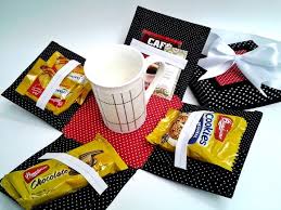 Caixa presente dia dos namorados decoração eu te amo 20x20x8 mdf. Caixa Surpresa Especial Um Lindo Presente Para Este Natal Surpreenda Com Um Presente Diferente E Lindo Em Carto Caixa De Cafe Como Fazer Caixa Presentes