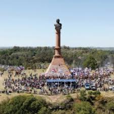 The city was founded in 1772 by a priest, policarpo sandú, and 12 families of christianized indians, who translated the spanish word padre. Paysandu