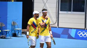 Y así fue, cabal y farah demostraban un buen tenis y se veían superiores en su juego ante los franceses a quienes llevaron al límite y estuvieron a punto de ganarles pero no aprovecharon la oportunidad de cerrar el partido con 3 match point. Inyey89 1rwndm