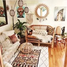 Bohemian Chic Boho Decor That Will Elevate Your Boho Bedroom This Winter Www Delightfull Eu Blog Boho Chic Living Room Chic Living Room Chic Home Decor