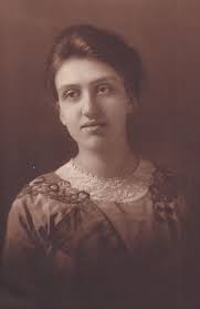 Identification of individuals with a sculpture