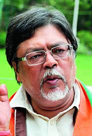 Secrets out: caste and polarisation