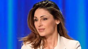 Anna tatangelo (born january 9, 1987) is an italian pop singer. Anna Tatangelo Avete Visto Dove Vive Ora Senza Gigi La Casa E Fotonica Political24
