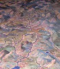 Con ferragosto alle porte la valle camonica è la meta ideale per esperienze a ritmo lento e a contatto con la natura, all'insegna della sostenibilità ambientale e della scoperta. Val Camonica Wikipedia