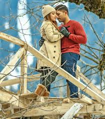 Allu Arjun Anu Emmanuel S Romantic Pose From Beautiful Love Song Movie Pic Movie Photo Anu Emmanuel