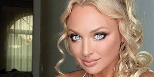 Natalie Dow's Instagram, Twitter & Facebook