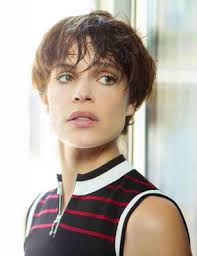 UNA STORIA SENZA NOME(Roberto Andò, 2018)