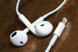 Nekotorye Vladelcy Iphone 7 Soobshayut O Nekorrektnoj Rabote Provodnoj Garnitury Earpods S Razemom Lightning