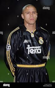Roberto carlos real madrid 2000 hi-res stock photography and images