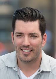 Zooey Deschanel Is Dating Jonathan Scott From HGTV's "Property Brothers"