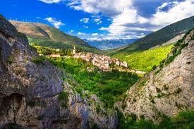 Maybe you would like to learn more about one of these? Ein Weinbrunnen Fur Italien Easyvoyage