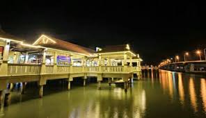 Untuk yang tidak menggemari aktiviti luar, bolehlah bersantai di. Medan Ikan Bakar Seafood Endau Home Kuala Endau Johor Malaysia Menu Prices Restaurant Reviews Facebook
