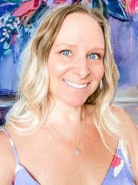 Diana Backus's Instagram, Twitter & Facebook