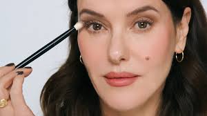 Quick Tip: Sculpt and Enhance Your Socket Line Like a Pro!