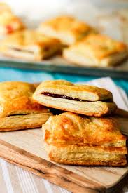 Puerto ricans love flan, tembleque and assorted tropical fruit filled pastries. Pastelitos De Guayaba Guava And Cheese Pastry Latina Mom Meals