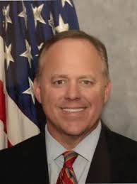 Ex-Detroit Mayor Kwame Kilpatrick Walks Into Court Handcuffed, Leaves With  New Attorney