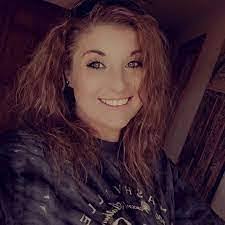 Amber Mellor's Instagram, Twitter & Facebook