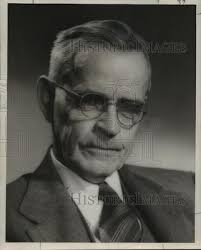 1951 Press Photo Dr. Herbert Buchanan, acting president of College of  Ozarks