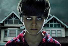 是滴，在Jurassic World里演弟弟Gray的童星Ty Simpkins，就是在Ironman  3里的那个机灵童，也是lnsidious1和2里的那个吓怕人的灵童。＃这孩子在好莱坞还真吃香