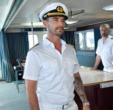 Life since february 2004 silbereisen has been a television presenter of the show feste der. Traumschiff Erste Fotos Von Florian Silbereisen Als Neuer Kapitan Welt