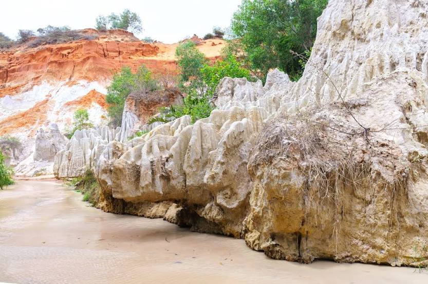 Cửa hàng Gốm Bàu Trúc ở Biển Cổ Thạch